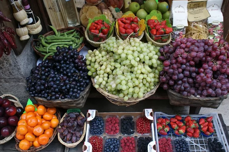 https://uwalk.ie/wp-content/uploads/2026/01/Uwalk.ie-fruit-.jpg-767x509-1.webp