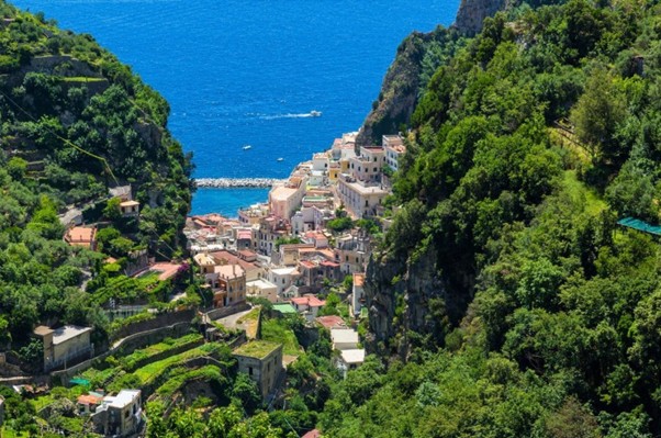 https://uwalk.ie/wp-content/uploads/2026/02/Amalfi-Coast-Walking-Holiday-Inc-Pompeii-Capri-and-Mt.-Vesuvius-1.jpg