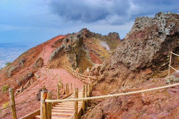 https://uwalk.ie/wp-content/uploads/2026/02/Amalfi-Coast-Walking-Holiday-Inc-Pompeii-Capri-and-Mt.-Vesuvius-8.jpg