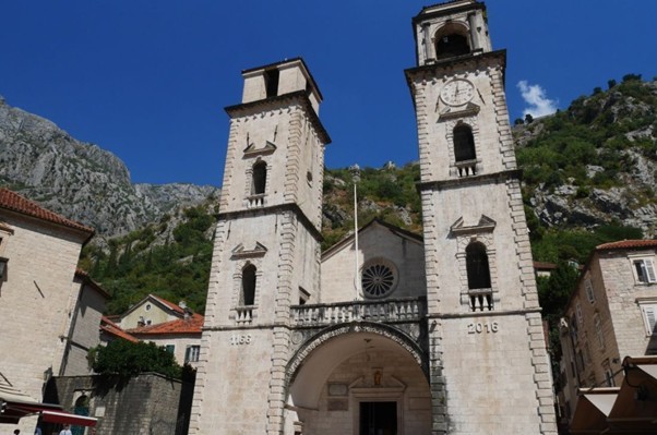 https://uwalk.ie/wp-content/uploads/2026/02/Montenegro-Walking-Holiday-3.jpg