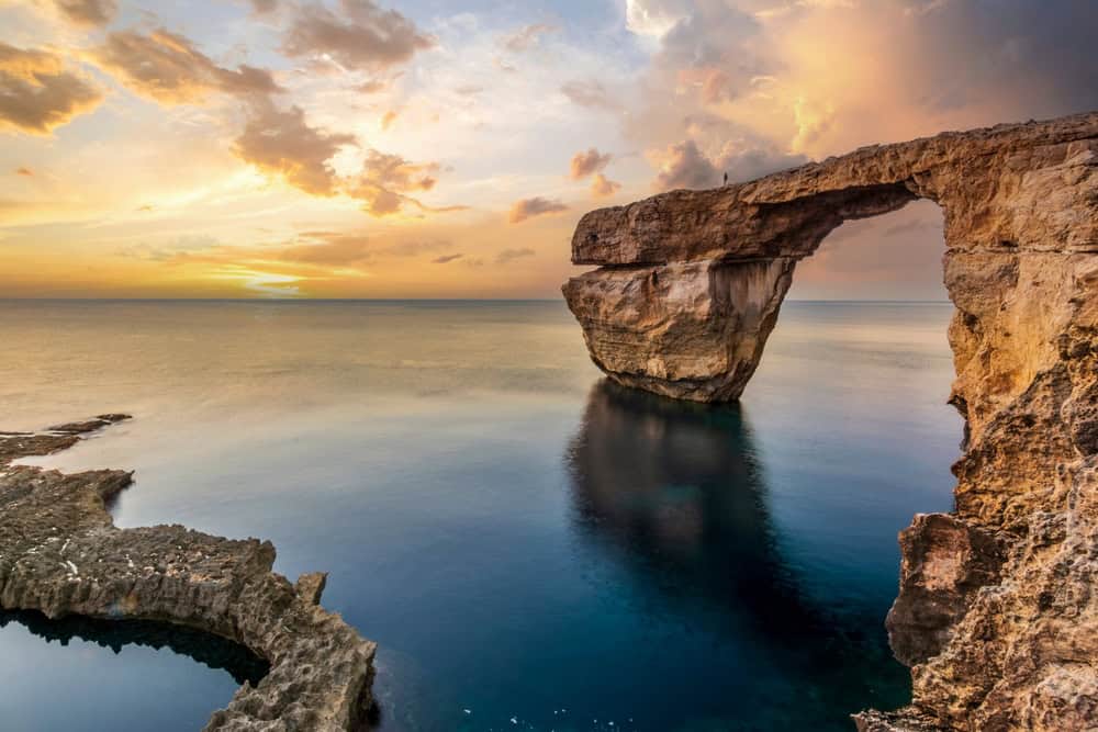 https://uwalk.ie/wp-content/uploads/2026/10/shutterstock_2491907171.jpg